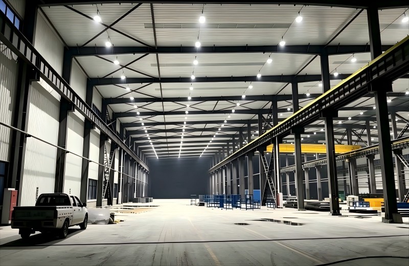 Projecteur LED industriel Dragon Dream Series | Étude de cas de rénovation d'éclairage pour entrepôt logistique de 1200 m²